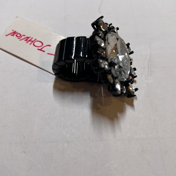 Betsey Johnson stretchy black and clear rhinestone cocktail ring o/s - Picture 3 of 3